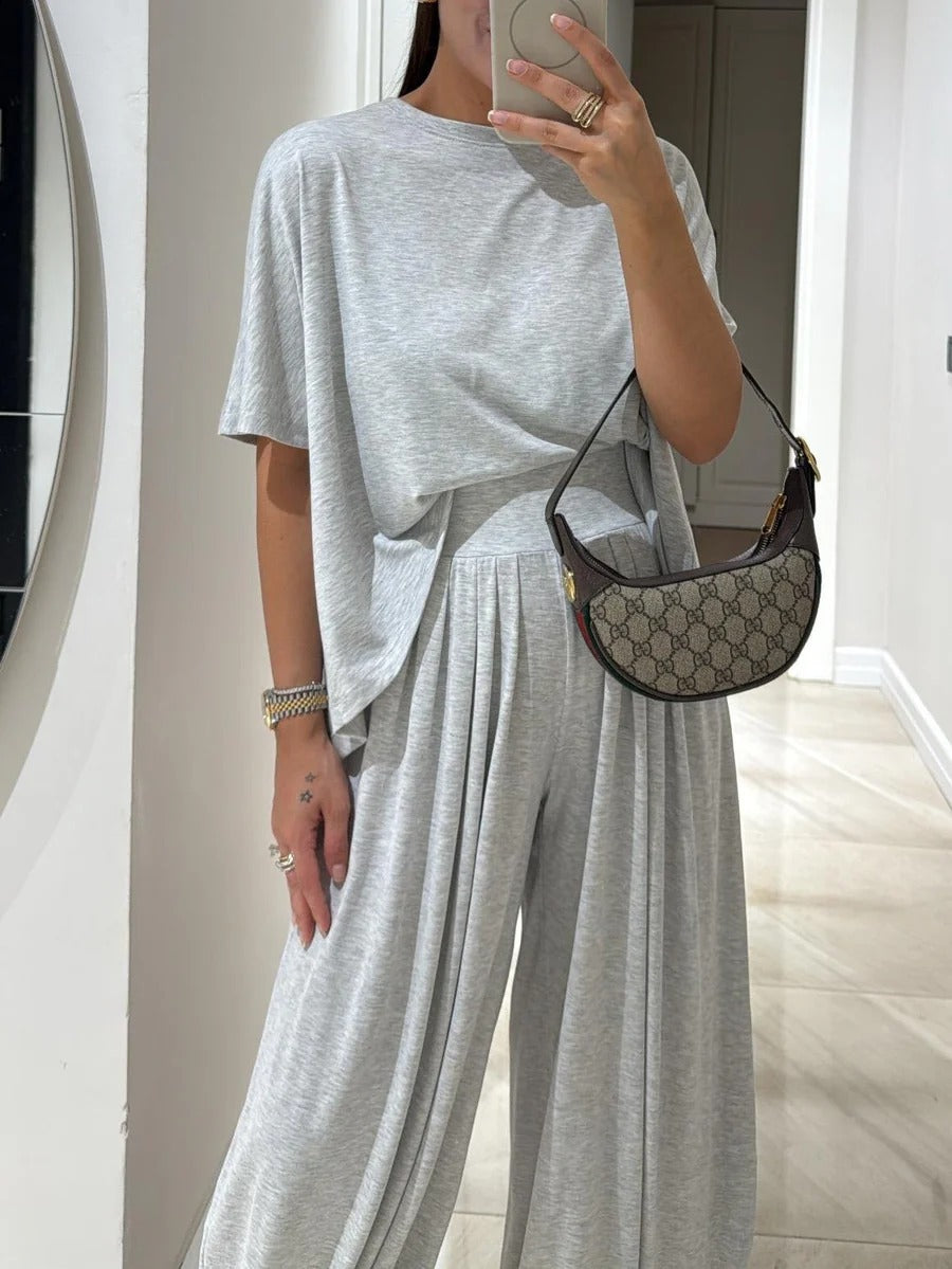 Relaxed Lounge Set